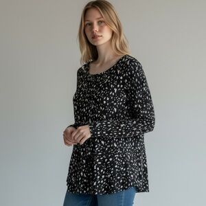 ELLEN TRACY - BLACK & WHITE SLINKY TOP / BLOUSE- SZ LARGE -GREAT CONDITION - B14